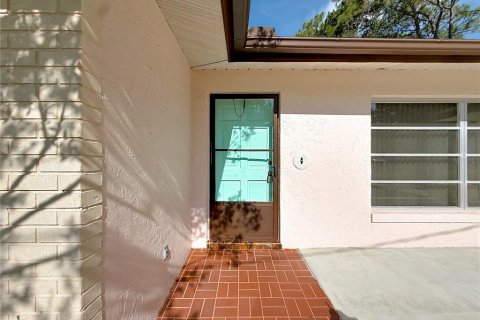 House in Inverness, Florida 2 bedrooms, 126.35 sq.m. № 2228371 - photo 4