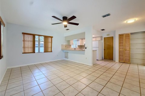 House in Inverness, Florida 2 bedrooms, 126.35 sq.m. № 2228371 - photo 17