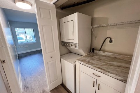 Снять в аренду кондоминиум в Плантация, Флорида 2 спальни, 89.56м2, № 1970290 - фото 18