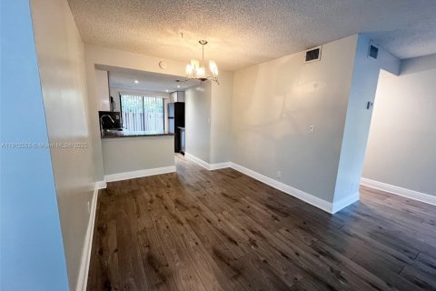 Снять в аренду кондоминиум в Плантация, Флорида 2 спальни, 89.56м2, № 1970290 - фото 4