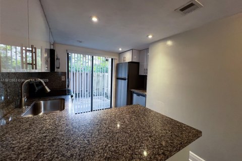 Снять в аренду кондоминиум в Плантация, Флорида 2 спальни, 89.56м2, № 1970290 - фото 6