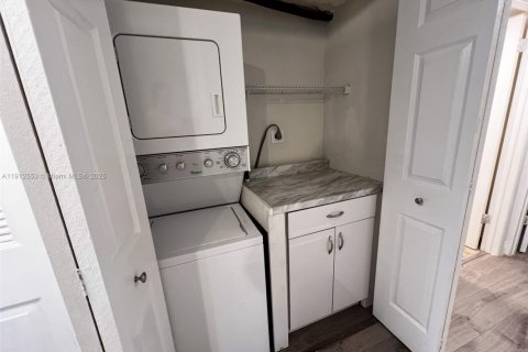 Снять в аренду кондоминиум в Плантация, Флорида 2 спальни, 89.56м2, № 1970290 - фото 17