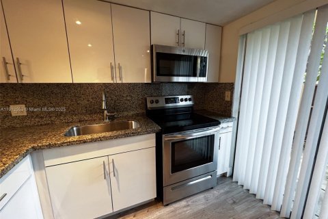 Снять в аренду кондоминиум в Плантация, Флорида 2 спальни, 89.56м2, № 1970290 - фото 7