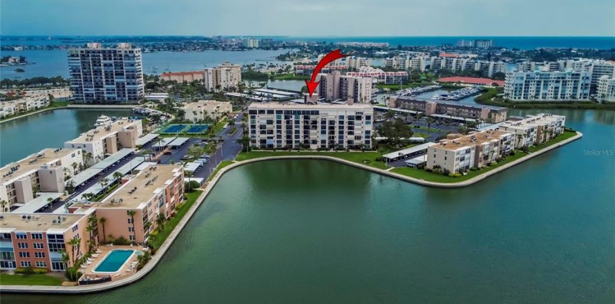 Condo in South Pasadena, Florida, 2 bedrooms № 1740695