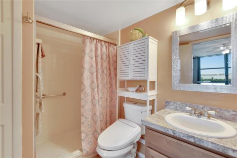 Condo in South Pasadena, Florida, 2 bedrooms  № 1740695 - photo 23