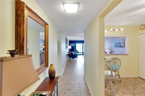 Condo in South Pasadena, Florida, 2 bedrooms  № 1740695 - photo 19