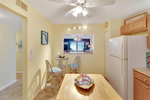 Condo in South Pasadena, Florida, 2 bedrooms  № 1740695 - photo 16