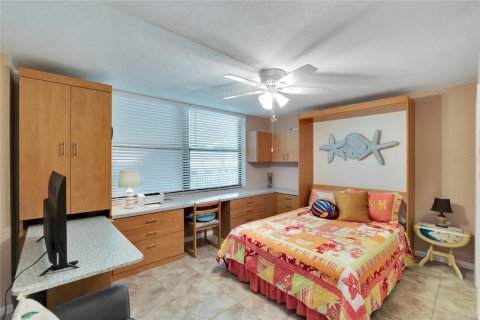 Condo in South Pasadena, Florida, 2 bedrooms  № 1740695 - photo 26