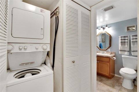 Condo in South Pasadena, Florida, 2 bedrooms  № 1740695 - photo 29