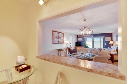 Condo in South Pasadena, Florida, 2 bedrooms  № 1740695 - photo 18
