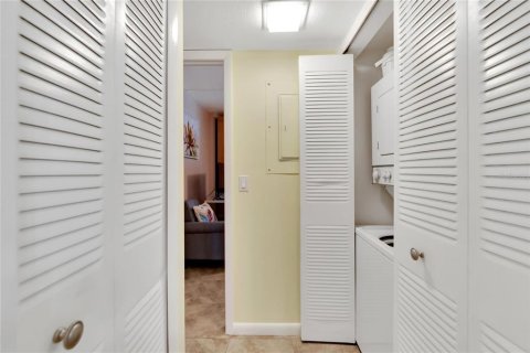 Condo in South Pasadena, Florida, 2 bedrooms  № 1740695 - photo 30