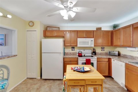 Condo in South Pasadena, Florida, 2 bedrooms  № 1740695 - photo 14