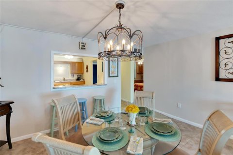 Condo in South Pasadena, Florida, 2 bedrooms  № 1740695 - photo 13