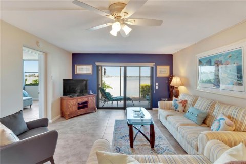 Condo in South Pasadena, Florida, 2 bedrooms  № 1740695 - photo 8