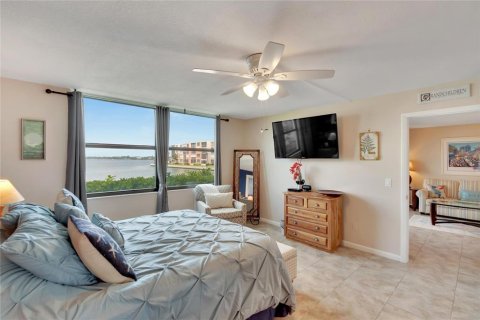 Condo in South Pasadena, Florida, 2 bedrooms  № 1740695 - photo 21