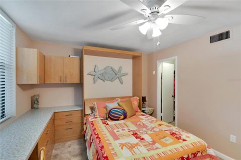 Condo in South Pasadena, Florida, 2 bedrooms  № 1740695 - photo 27