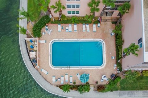 Condo in South Pasadena, Florida, 2 bedrooms  № 1740695 - photo 5