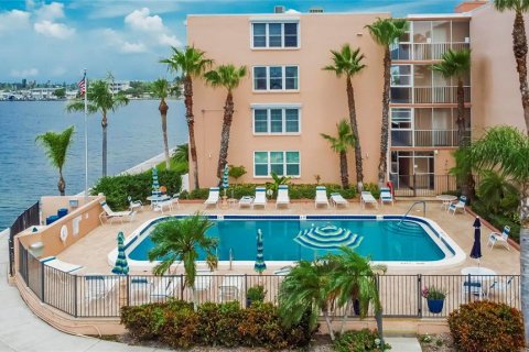 Condo in South Pasadena, Florida, 2 bedrooms  № 1740695 - photo 3