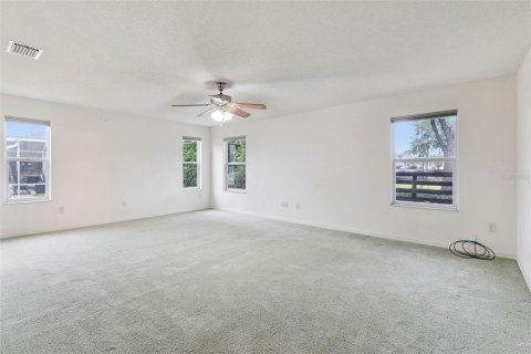 House in The Villages, Florida 3 bedrooms, 229.75 sq.m. № 2228479 - photo 19