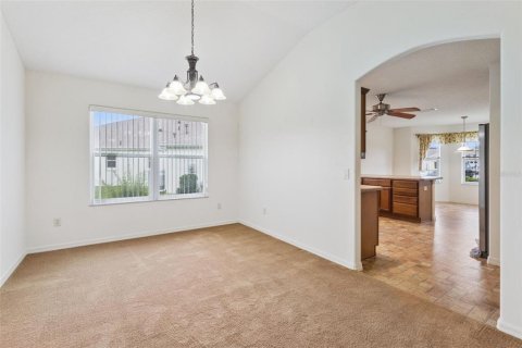 House in The Villages, Florida 3 bedrooms, 229.75 sq.m. № 2228479 - photo 6