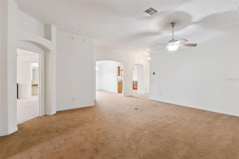 House in The Villages, Florida 3 bedrooms, 229.75 sq.m. № 2228479 - photo 3