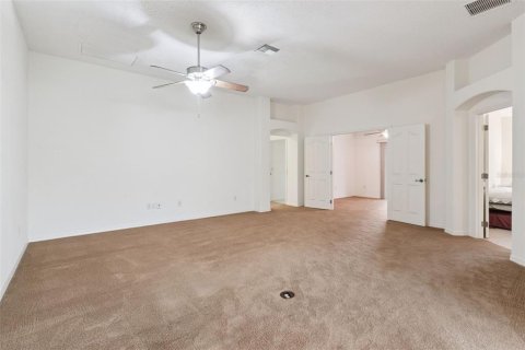 House in The Villages, Florida 3 bedrooms, 229.75 sq.m. № 2228479 - photo 14
