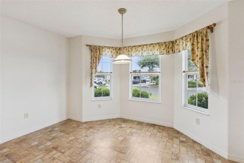 House in The Villages, Florida 3 bedrooms, 229.75 sq.m. № 2228479 - photo 11