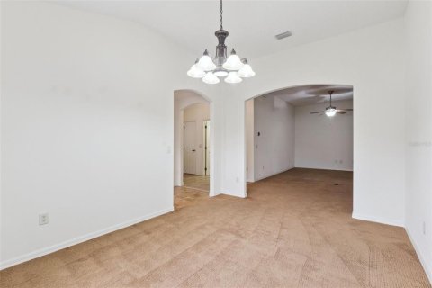 House in The Villages, Florida 3 bedrooms, 229.75 sq.m. № 2228479 - photo 5