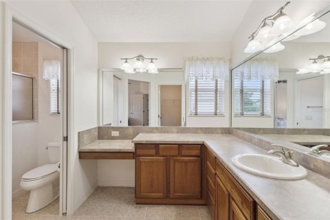 House in The Villages, Florida 3 bedrooms, 229.75 sq.m. № 2228479 - photo 27