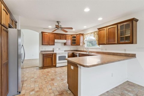 House in The Villages, Florida 3 bedrooms, 229.75 sq.m. № 2228479 - photo 10