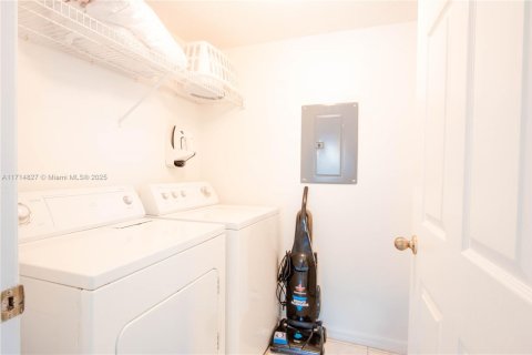 Townhouse in Kissimmee, Florida 3 bedrooms № 1860913 - photo 9
