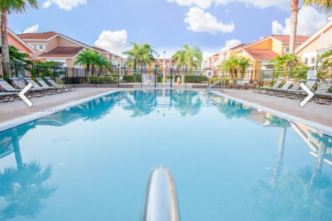 Townhouse in Kissimmee, Florida 3 bedrooms № 1860913 - photo 10
