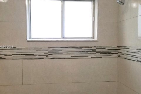 Снять в аренду виллу или дом в Майами, Флорида 3 спальни, 150.59м2, № 1952980 - фото 16