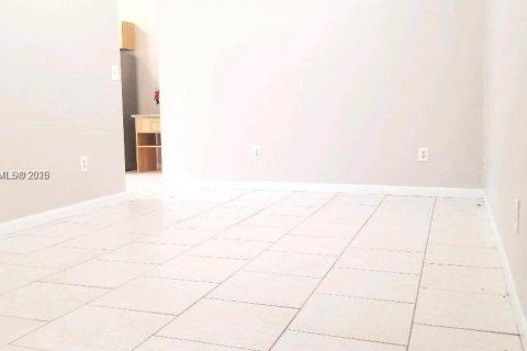 Снять в аренду виллу или дом в Майами, Флорида 3 спальни, 150.59м2, № 1952980 - фото 7