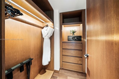 Copropriété à louer à Miami Beach, Floride: 2 chambres, 106 m2 № 2183602 - photo 26