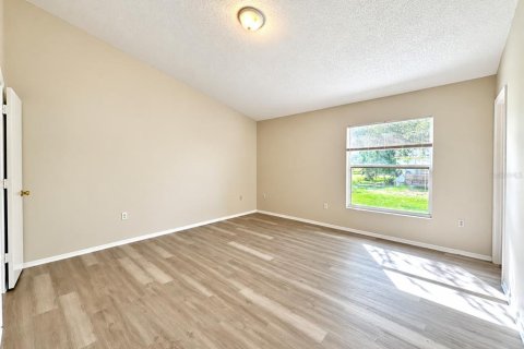 Villa ou maison à louer à Winter Haven, Floride: 3 chambres, 132.48 m2 № 2381258 - photo 8