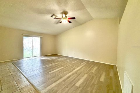 Villa ou maison à louer à Winter Haven, Floride: 3 chambres, 132.48 m2 № 2381258 - photo 5