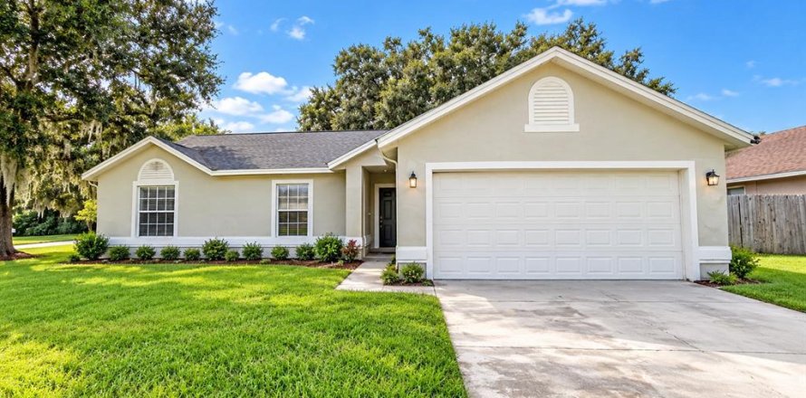 Villa ou maison à Winter Haven, Floride 3 chambres, 132.48 m2 № 2381258