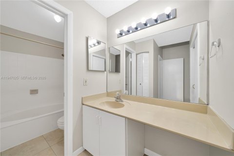 Touwnhouse à louer à Miami, Floride: 2 chambres, 127.83 m2 № 2003898 - photo 14