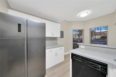 Touwnhouse à louer à Miami, Floride: 2 chambres, 127.83 m2 № 2003898 - photo 8