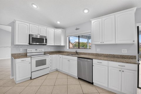 Villa ou maison à louer à Boynton Beach, Floride: 4 chambres, 211.72 m2 № 2003894 - photo 13