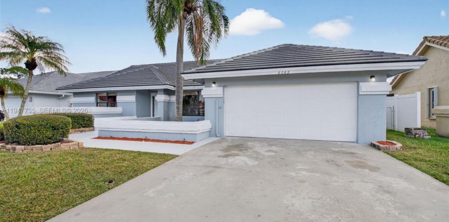 Villa ou maison à Boynton Beach, Floride 4 chambres, 211.72 m2 № 2003894