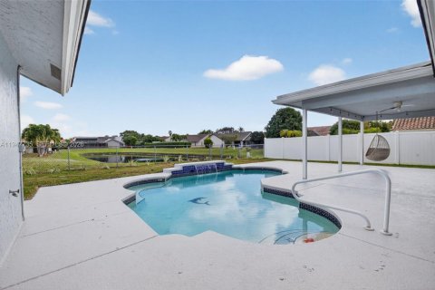 Villa ou maison à louer à Boynton Beach, Floride: 4 chambres, 211.72 m2 № 2003894 - photo 30