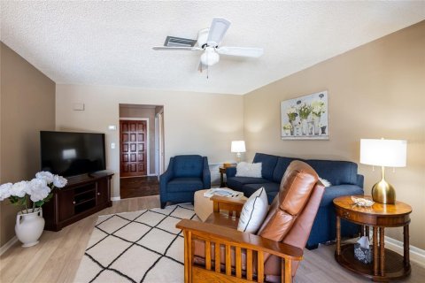 Villa ou maison à vendre à Apollo Beach, Floride: 3 chambres, 156.08 m2 № 1519240 - photo 11