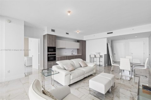 Condominio en venta en Miami, Florida, 2 dormitorios, 107.95 m2 № 1958913 - foto 7