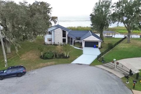 House in Sebring, Florida 3 bedrooms, 164.99 sq.m. № 1520746 - photo 10