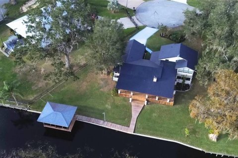 House in Sebring, Florida 3 bedrooms, 164.99 sq.m. № 1520746 - photo 26