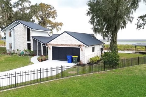 House in Sebring, Florida 3 bedrooms, 164.99 sq.m. № 1520746 - photo 8