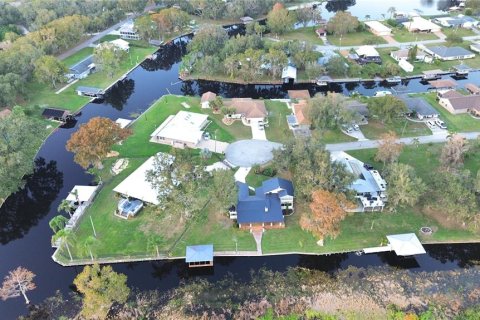 House in Sebring, Florida 3 bedrooms, 164.99 sq.m. № 1520746 - photo 16