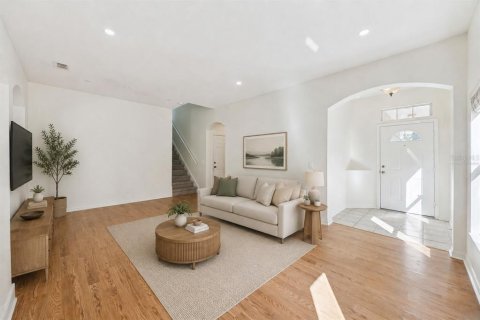 Casa en venta en Orlando, Florida, 5 dormitorios, 240.15 m2 № 2347592 - foto 2